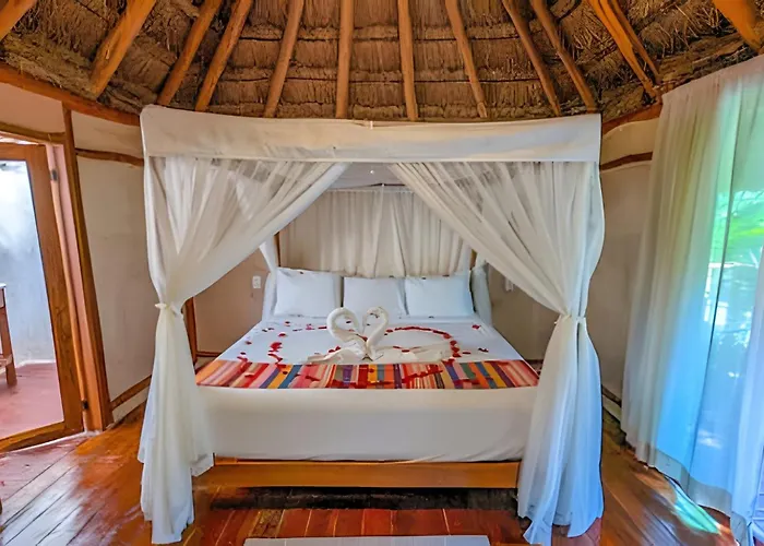 Stunning 6 Private & Ph /wifi/ac/pool/gym.