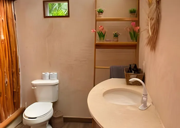 Apartment Stunning 6 Private & Ph /wifi/ac/pool/gym. *